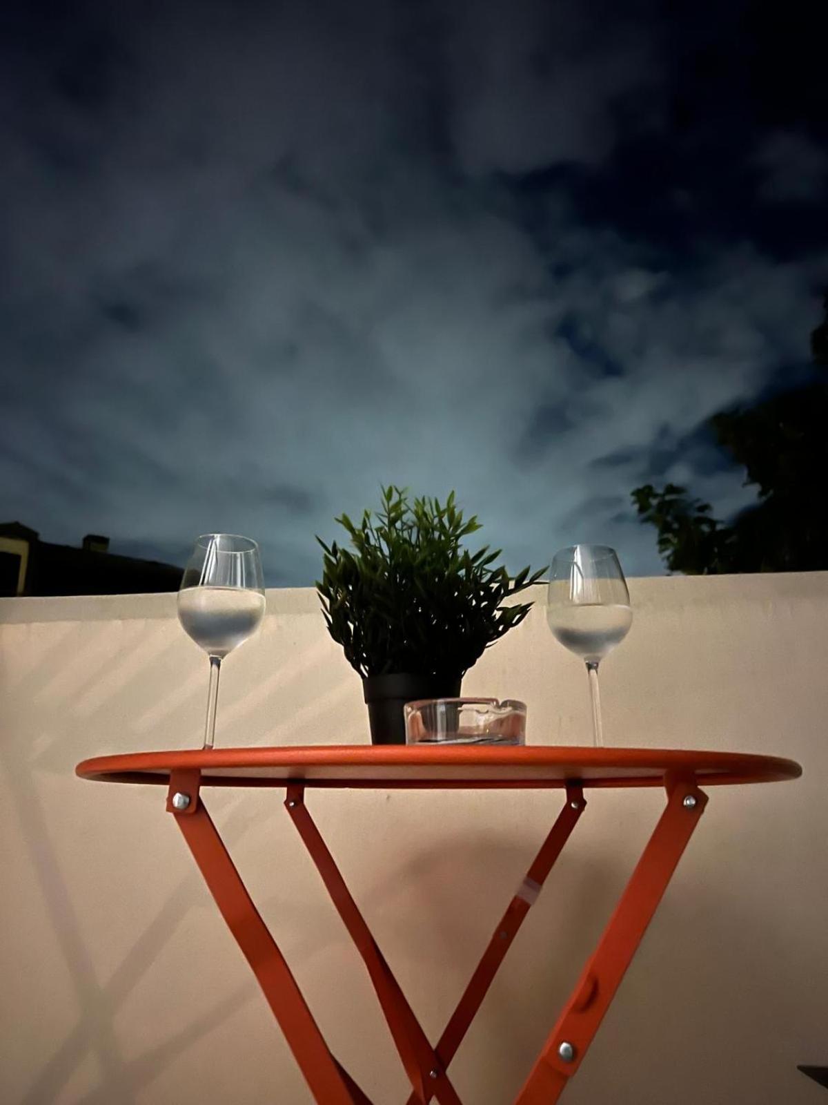 Charmant Refuge Avec Jardin, A 6 Minutes A Pied Du Metro Creteil L Echat-Lovely Retreat With Garden, Located A 6-Minute Walk From Creteil L Echat Metro Station Экстерьер фото