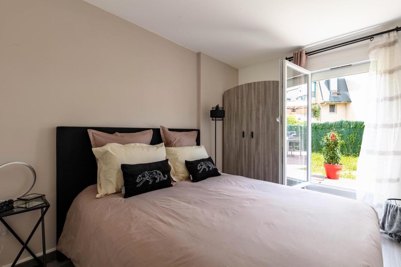 Charmant Refuge Avec Jardin, A 6 Minutes A Pied Du Metro Creteil L Echat-Lovely Retreat With Garden, Located A 6-Minute Walk From Creteil L Echat Metro Station Экстерьер фото
